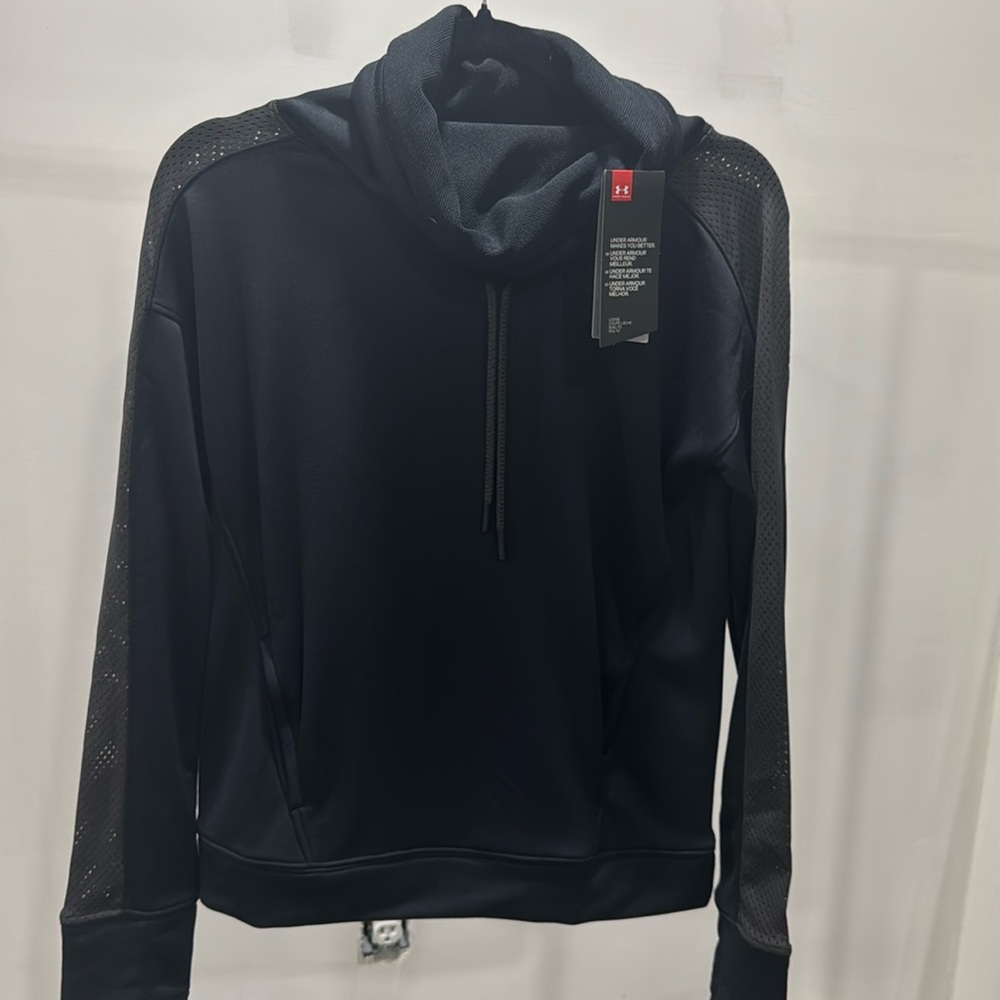 Nwt women’s XS UA cow neck pulloverr